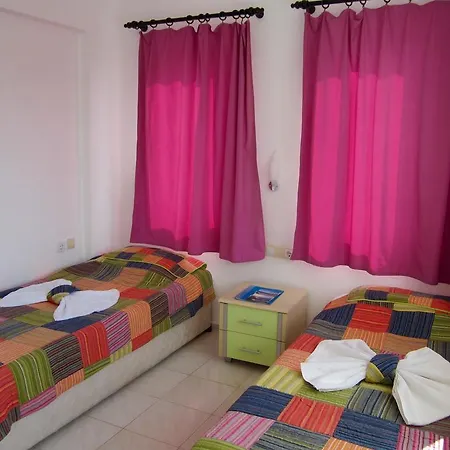 Saranda Pensionat 2*