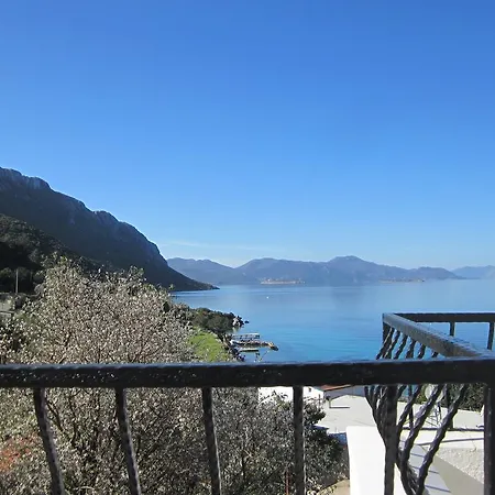 ゲストハウス Saranda Sogut