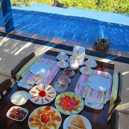 Pensionat Saranda 2*